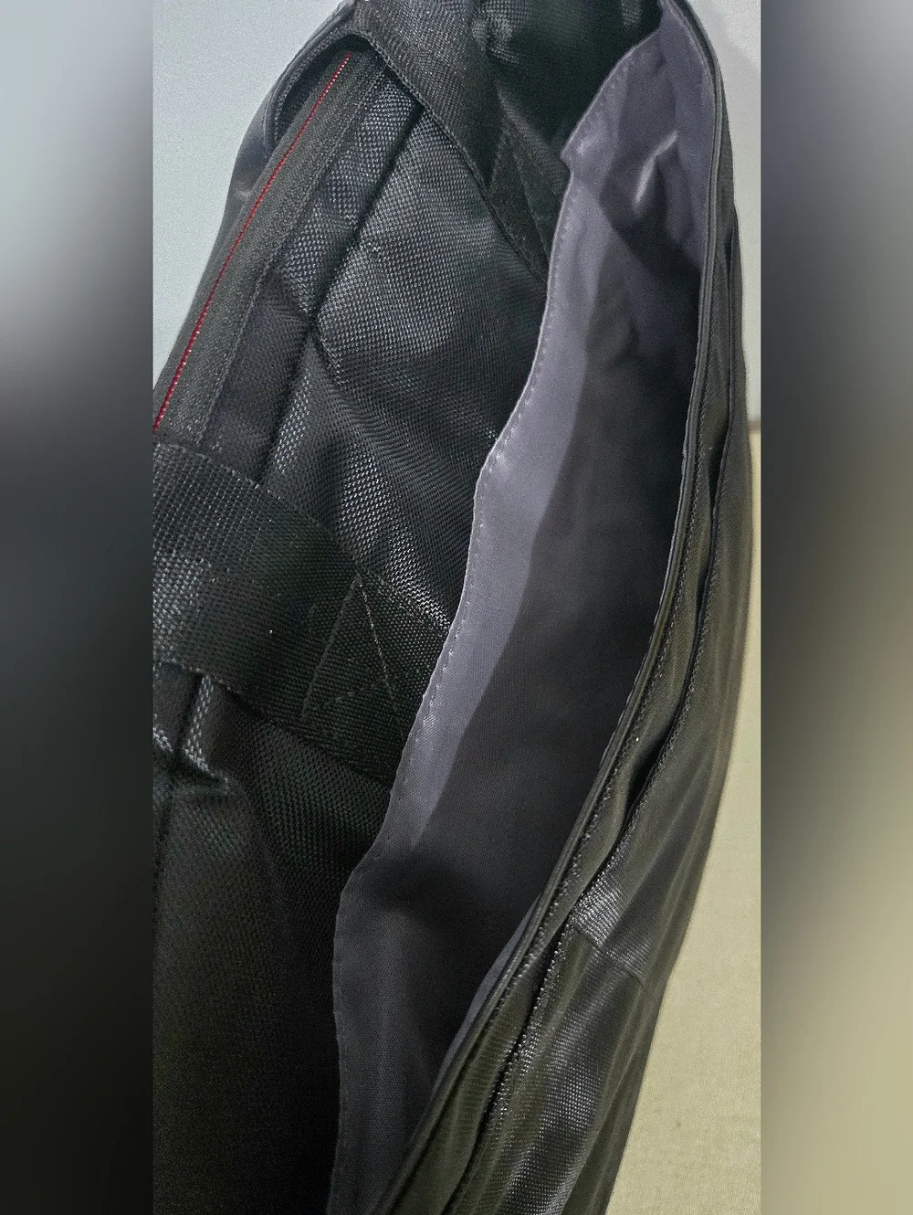 Light ThinkPad Messanger Bag